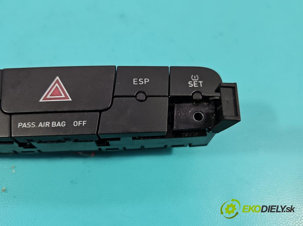 Seat Ibiza IV 6J 2008-2017 1.2 12V 69KM manual 51 kW 1198 cm3 3- Přepínač světel nouzový: 6J0927137