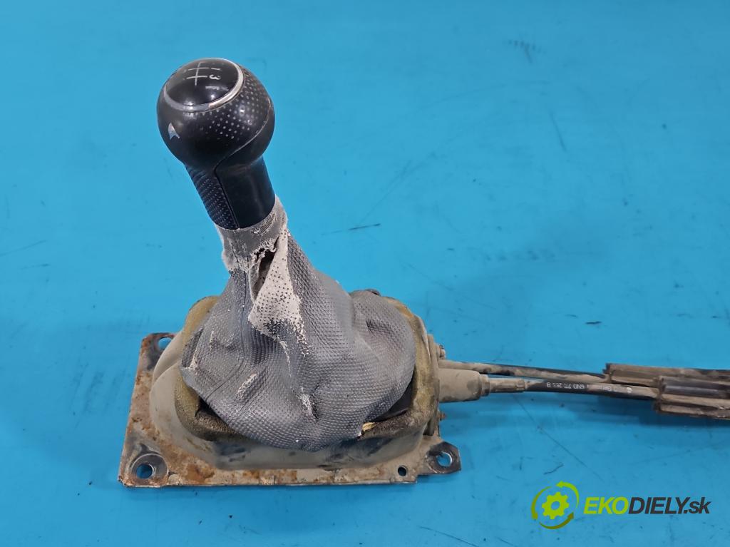 Vw Lupo 1.0b 50KM manual 37 kW 999 cm3 3- Páka: Změny: stupeň,rýchlosť  (Rýchlostná páka (kulisa))