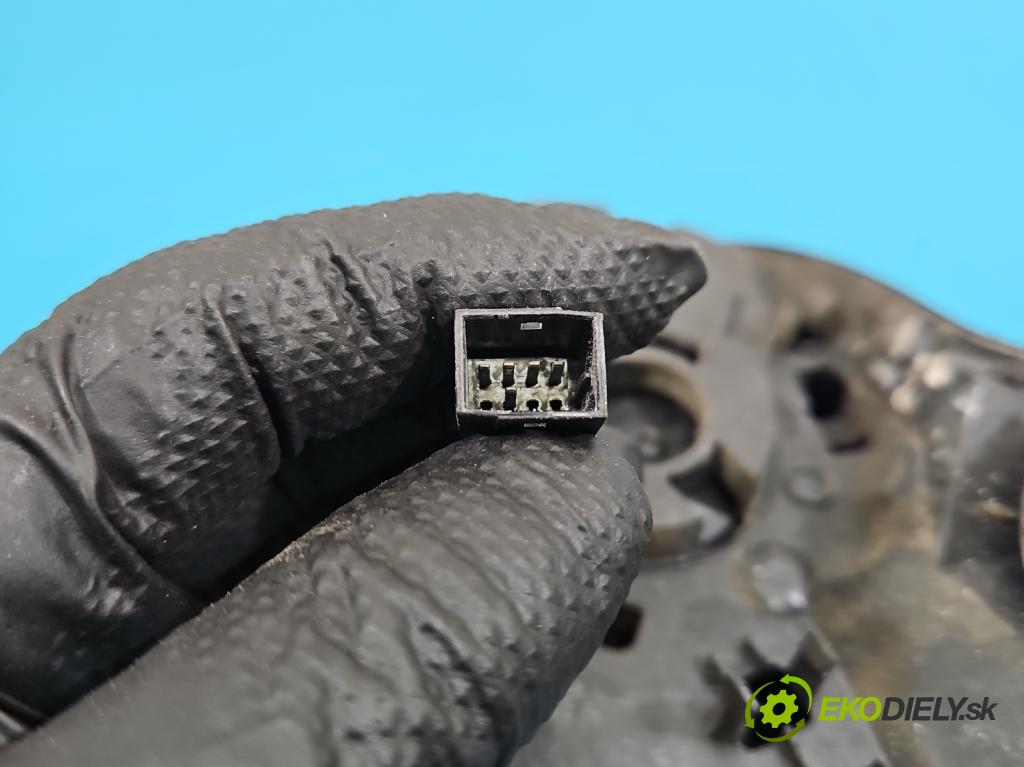 Seat Ibiza IV 6J 2008-2017 1.2 12V 69KM manual 51 kW 1198 cm3 3- zrkadlo ľavé  (Kľučka dverí ostatné)