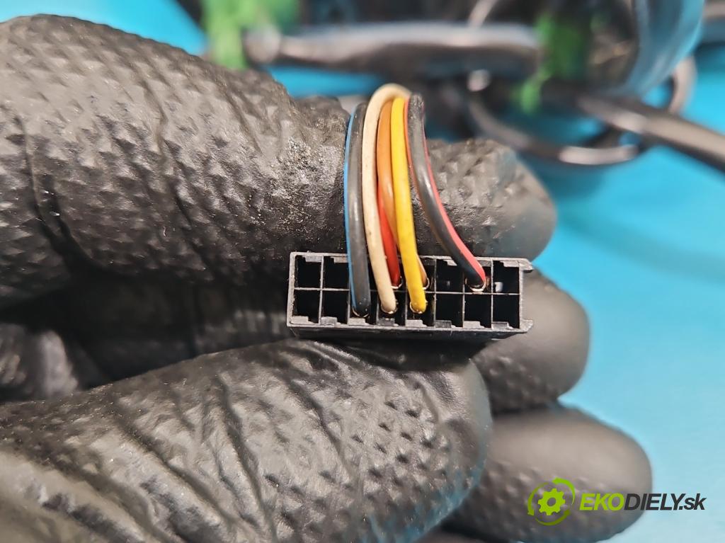 Vw Passat B6 2005-2010 2.0 tdi 140 HP manual 103 kW 1968 cm3 5- zrkadlo ľavé 3C0857933 (Kľučka dverí ostatné)