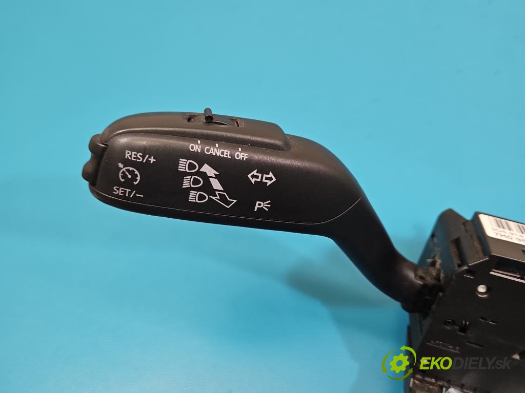 Seat Ibiza IV 6J 2008-2017 1.2 12V 69KM manual 51 kW 1198 cm3 3- prepínač komplex: 7H0953503GJ (Prepínacie páčky pod volantom)