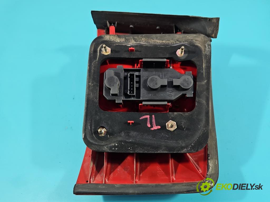 Audi A6 C5 1997-2004 2.5 tdi 179KM automatic 132 kW 2496 cm3 5- svetlo / reflektor zadné ľavé  (Kľučka dverí ostatné)