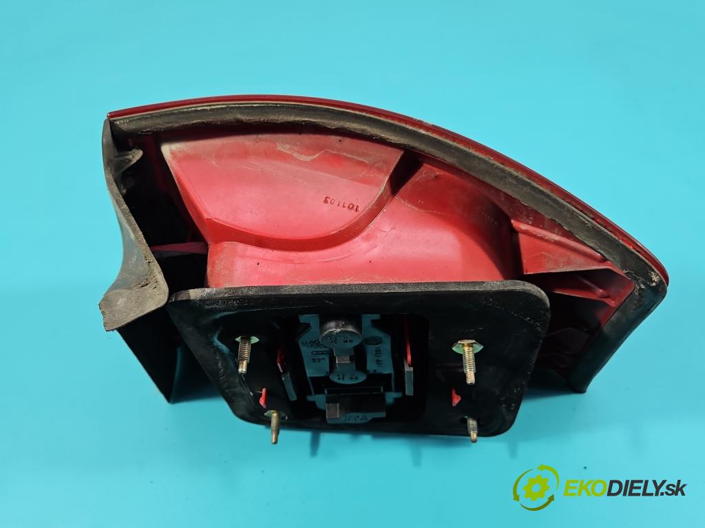 Audi A6 C5 1997-2004 2.5 tdi 179KM automatic 132 kW 2496 cm3 5- svetlo / reflektor zadné ľavé  (Kľučka dverí ostatné)