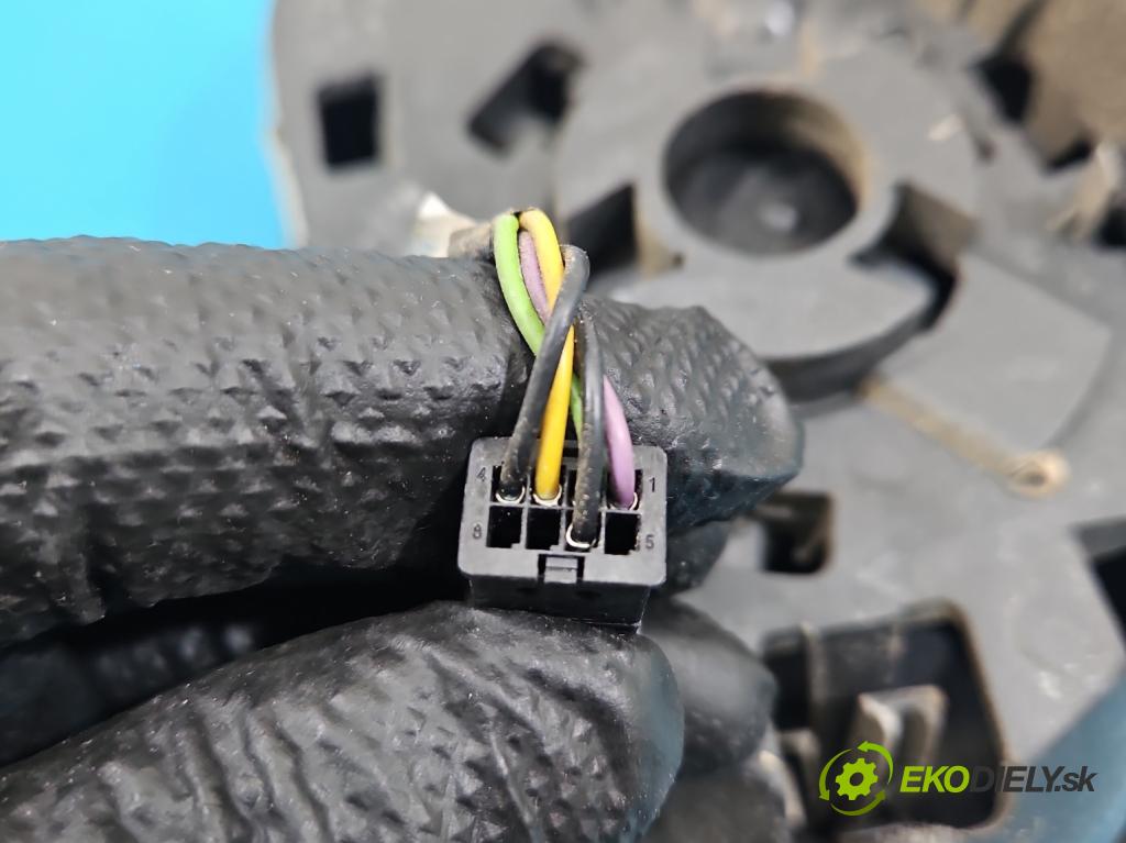 Seat Ibiza IV 6J 2008-2017 1.2 12V 69KM manual 51 kW 1198 cm3 3- zrkadlo pravé  (Kľučka dverí ostatné)