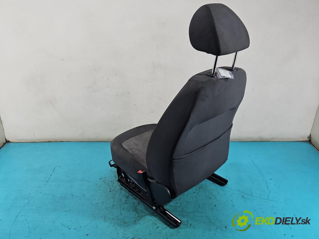 Seat Ibiza IV 6J 2008-2017 1.2 12V 69KM manual 51 kW 1198 cm3 3- Sedačka pravý  (Sedadlo)