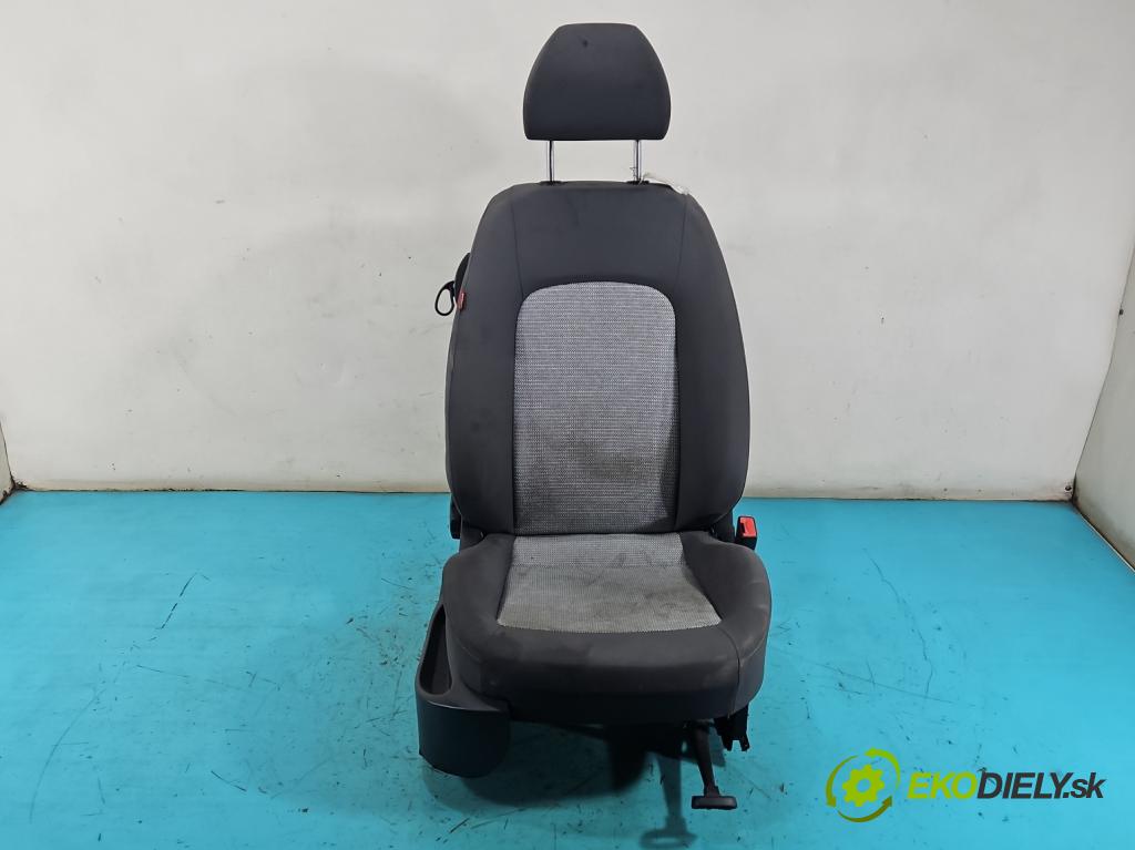 Seat Ibiza IV 6J 2008-2017 1.2 12V 69KM manual 51 kW 1198 cm3 3- Sedačka pravý  (Sedadlo)
