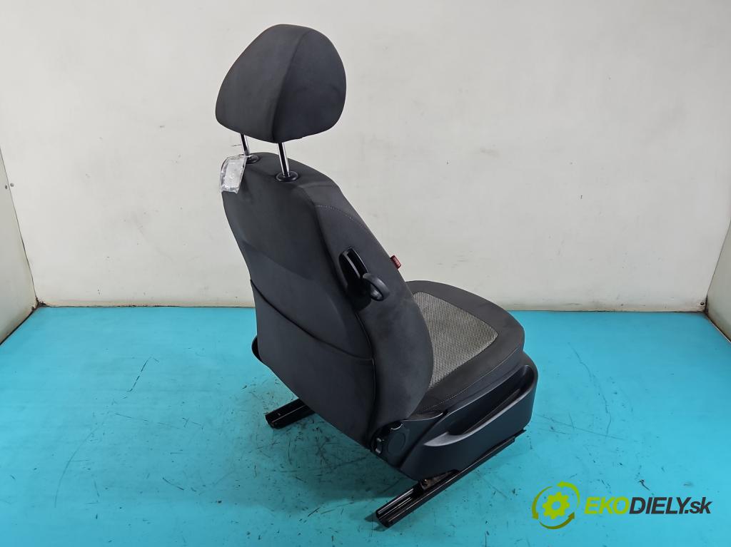 Seat Ibiza IV 6J 2008-2017 1.2 12V 69KM manual 51 kW 1198 cm3 3- Sedačka pravý  (Sedadlo)
