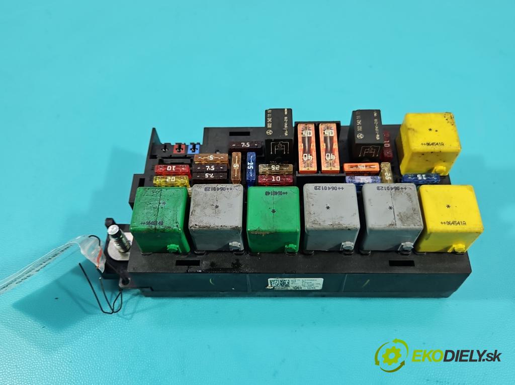 Mercedes ML W164 2005-2011 3.0 CDI V6 224hp automatic 165 kW 2987 cm3 5- skrinka poistka 13532289 (Poistková skrinka)