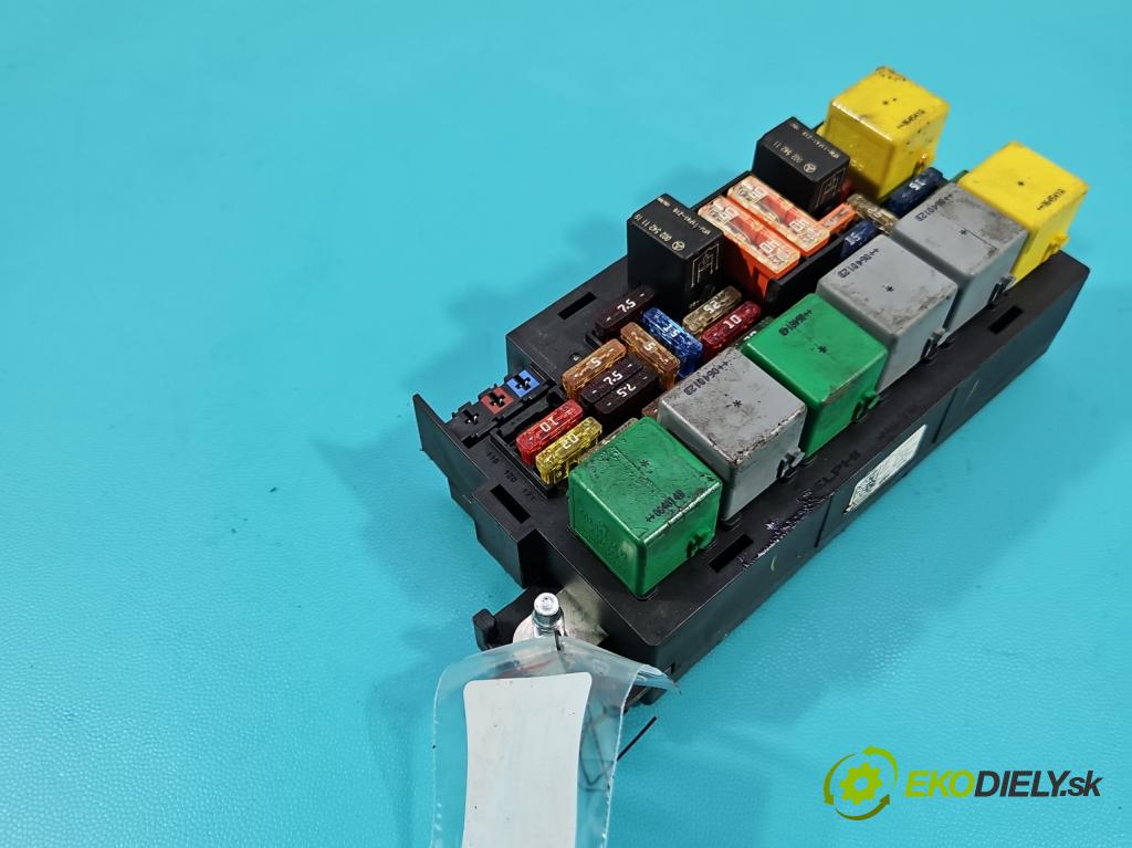 Mercedes ML W164 2005-2011 3.0 CDI V6 224hp automatic 165 kW 2987 cm3 5- skrinka poistka 13532289 (Poistková skrinka)