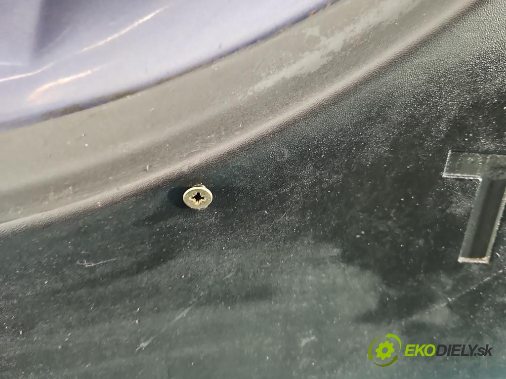 Toyota Rav4 I 1994-2000 2.0 16V 129 HP manual 95 kW 1998 cm3 3- zadna kufor  (Kapota zadná (kufor))