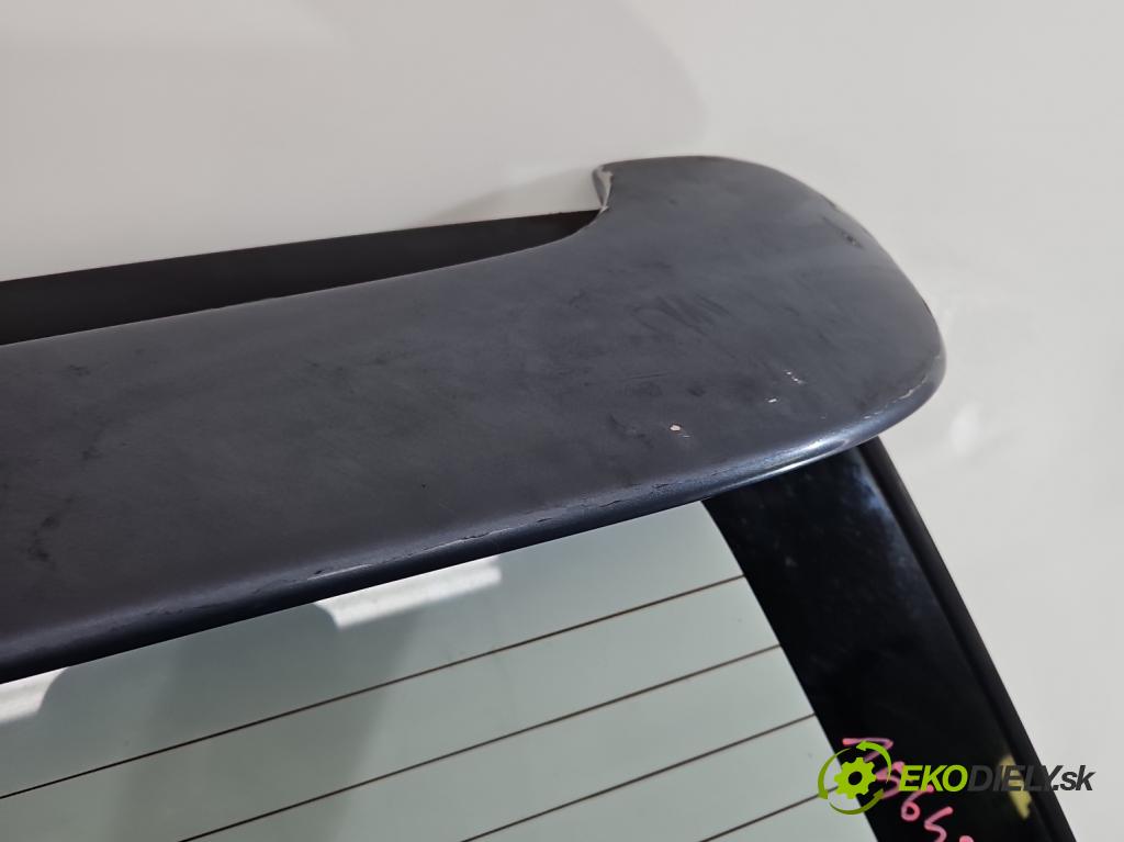 Toyota Rav4 I 1994-2000 2.0 16V 129 HP manual 95 kW 1998 cm3 3- zadna kufor  (Kapota zadná (kufor))