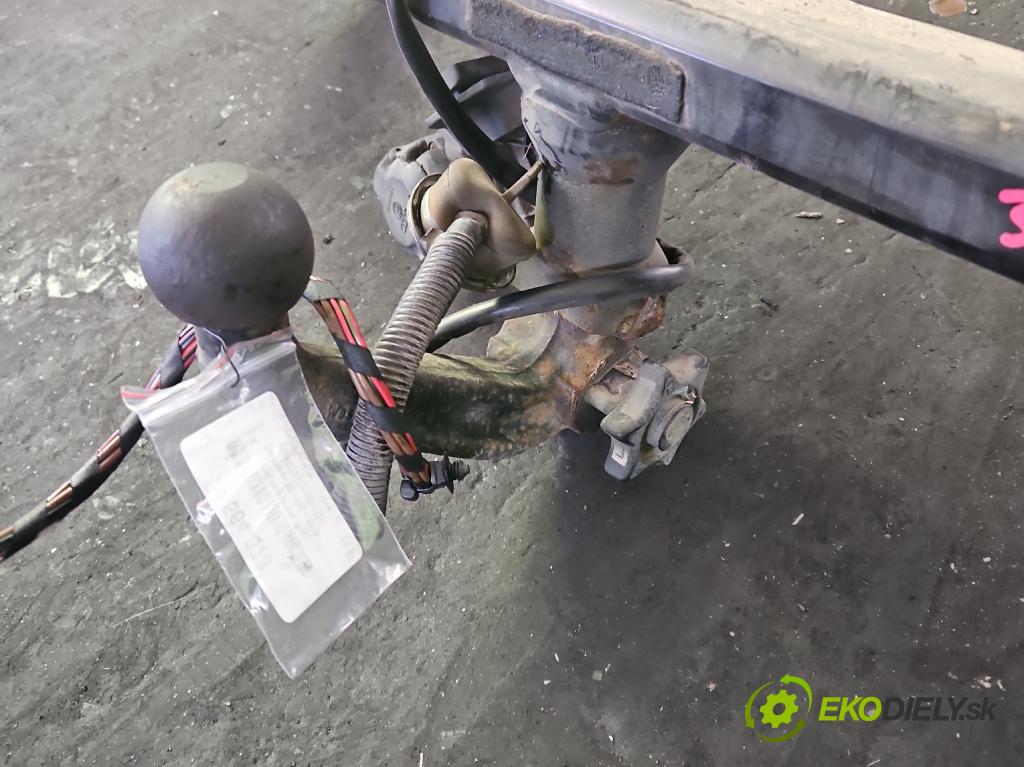 Vw Passat B6 2005-2010 2.0 tdi 140 hp manual 103 kW 1968 cm3 5- oko tažné  (Tažné zařízení)