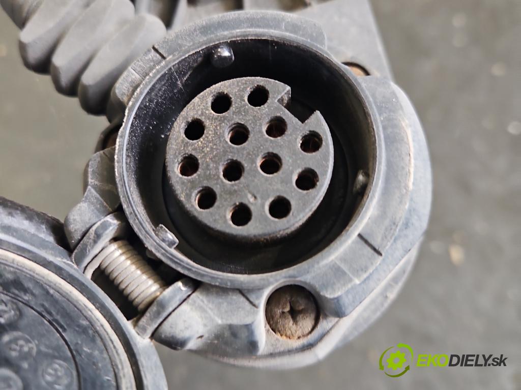 Vw Passat B6 2005-2010 2.0 tdi 140 hp manual 103 kW 1968 cm3 5- oko tažné  (Tažné zařízení)