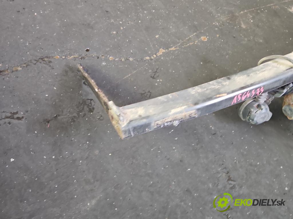 Vw Passat B6 2005-2010 2.0 tdi 140 hp manual 103 kW 1968 cm3 5- oko tažné  (Tažné zařízení)