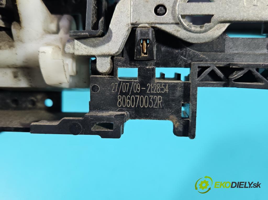 Renault Megane III 2008-2016 1.9 dci 131 HP manual 96 kW 1870 cm3 5- rukoväť predné ľavé mimo: 806070032R (Kľučka dverí vonkajšia predná ľavá)