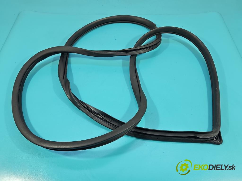 Hyundai Santa Fe III 2012–2018 2.4 GDI 190 HP automatic 140 kW 2359 cm3 5- Těsnění: dvere predné pravé