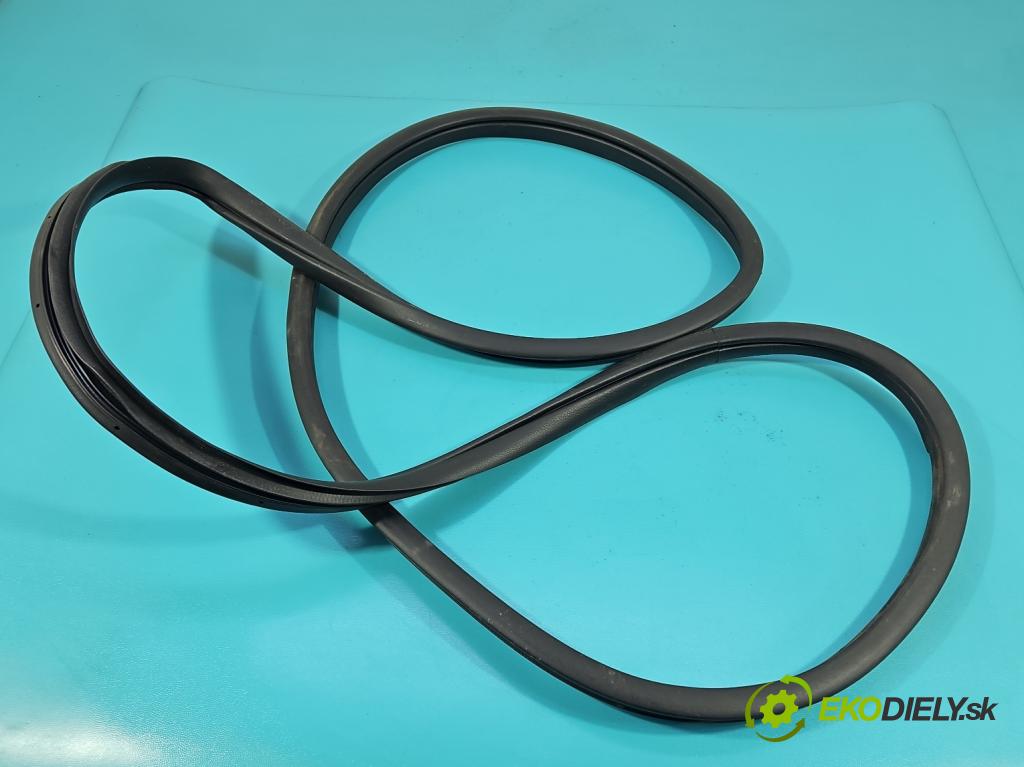 Hyundai Santa Fe III 2012–2018 2.4 GDI 190 hp automatic 140 kW 2359 cm3 5- Těsnění: dveře zadní pravé  (Karoserie ostatní)