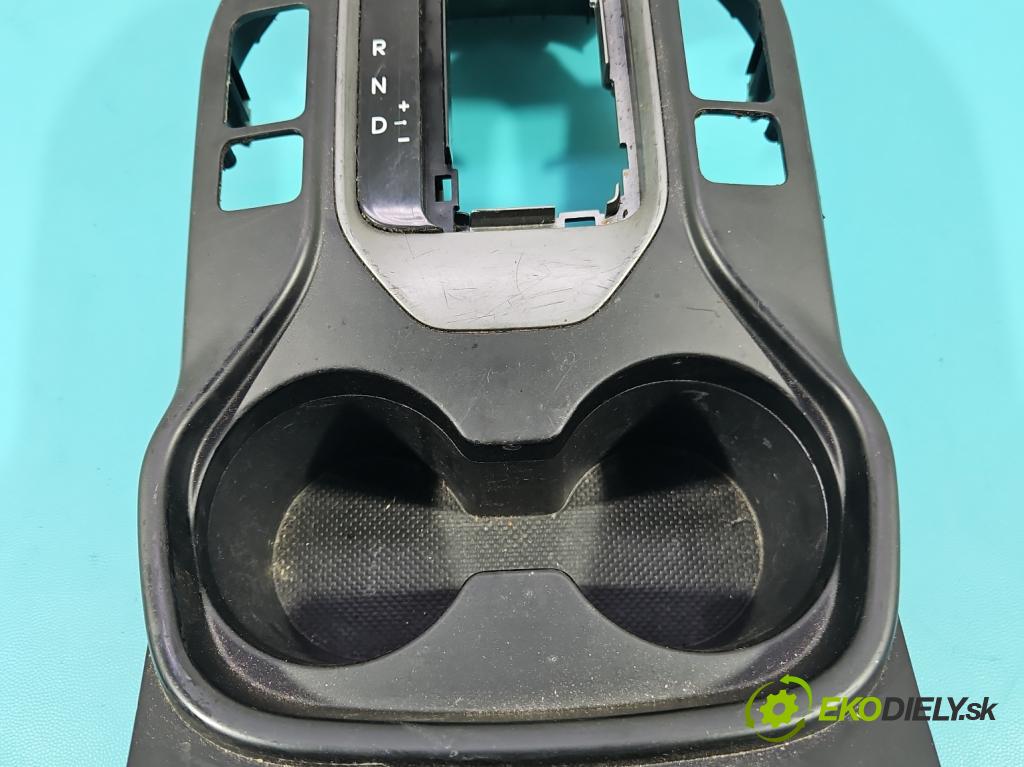 Hyundai Santa Fe III 2012–2018 2.4 GDI 190 HP automatic 140 kW 2359 cm3 5- Rukojeť: na nápoje: 84656-4Z101 (Držiak (úchyt) na nápoje)