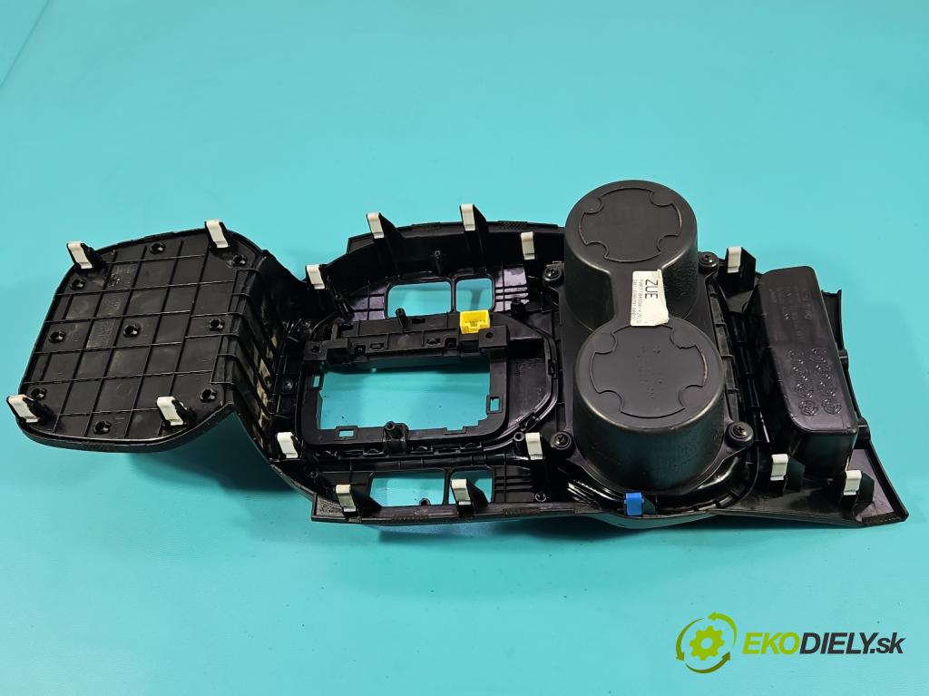 Hyundai Santa Fe III 2012–2018 2.4 GDI 190 HP automatic 140 kW 2359 cm3 5- Rukojeť: na nápoje: 84656-4Z101 (Držiak (úchyt) na nápoje)