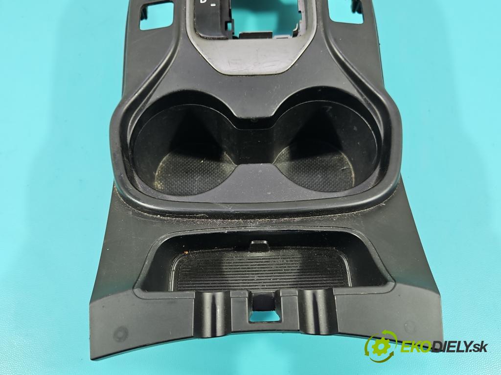 Hyundai Santa Fe III 2012–2018 2.4 GDI 190 HP automatic 140 kW 2359 cm3 5- Rukojeť: na nápoje: 84656-4Z101 (Držiak (úchyt) na nápoje)