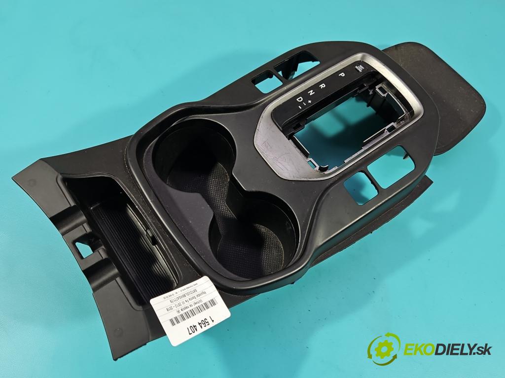 Hyundai Santa Fe III 2012–2018 2.4 GDI 190 HP automatic 140 kW 2359 cm3 5- Rukojeť: na nápoje: 84656-4Z101 (Držiak (úchyt) na nápoje)