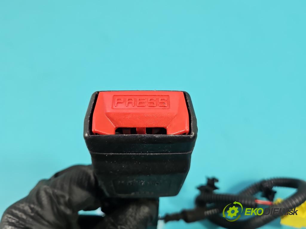 Hyundai Santa Fe III 2012–2018 2.4 GDI 190 HP automatic 140 kW 2359 cm3 5- pas bezpečnosť: predné pravý