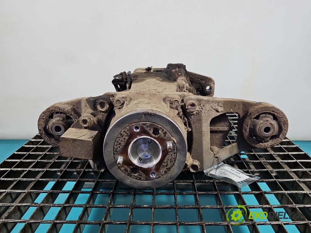 Toyota Rav4 IV 2013-2018 2.0 D4D 124hp manual 91 kW 1998 cm3 5- Most: zadní: