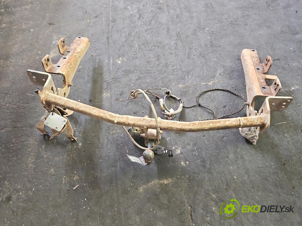 Toyota Rav4 IV 2013-2018 2.0 D4D 124hp manual 91 kW 1998 cm3 5- Hák: vlečení:  (Ťažné zariadenie)