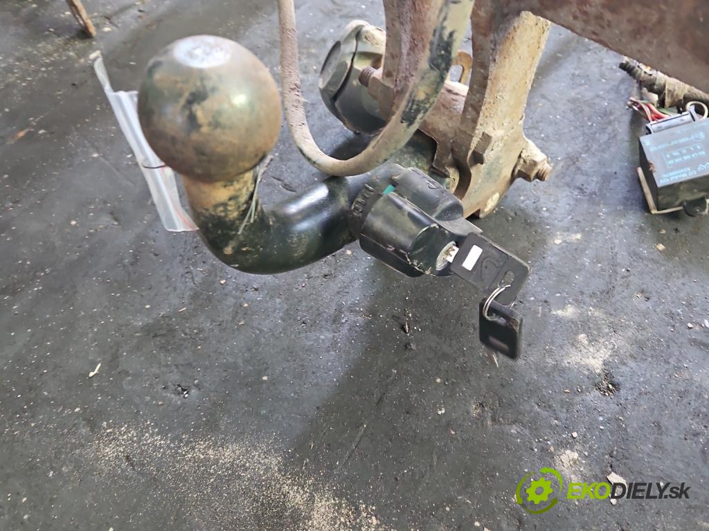 Toyota Rav4 IV 2013-2018 2.0 D4D 124 hp manual 91 kW 1998 cm3 5- oko tažné  (Tažné zařízení)