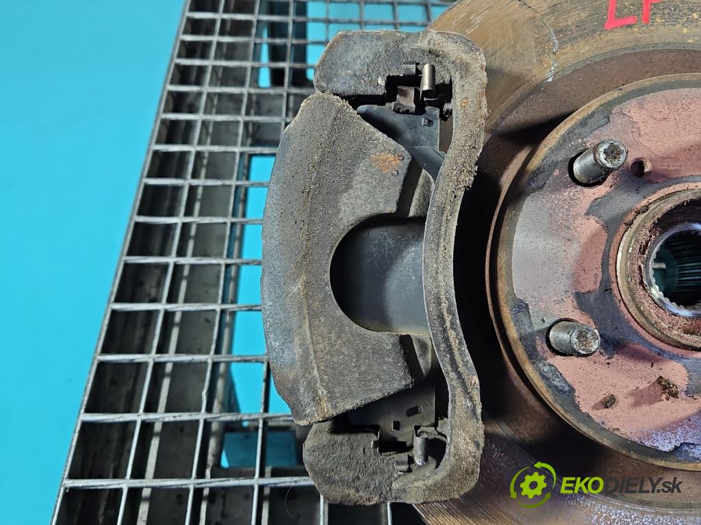 Toyota Rav4 IV 2013-2018 2.0 D4D 124hp manual 91 kW 1998 cm3 5- brzdič predné ľavý  (Kľučka dverí ostatné)