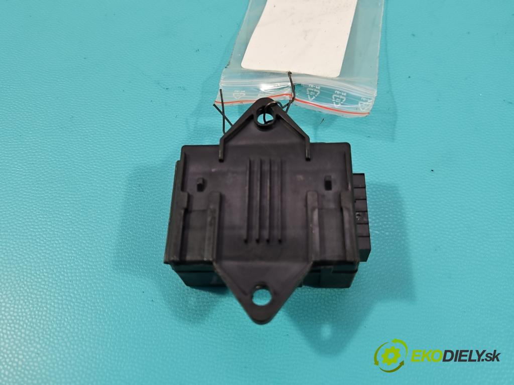 Hyundai Santa Fe III 2012–2018 2.4 GDI 190 HP automatic 140 kW 2359 cm3 5- riadiaca jednotka ostatné 12008168D