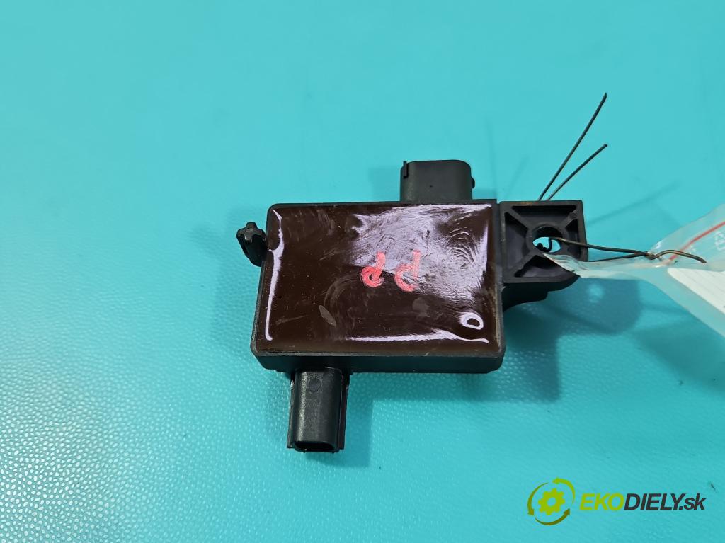 Hyundai Santa Fe III 2012–2018 2.4 GDI 190 HP automatic 140 kW 2359 cm3 5- riadiaca jednotka ostatné 88952-4Z500