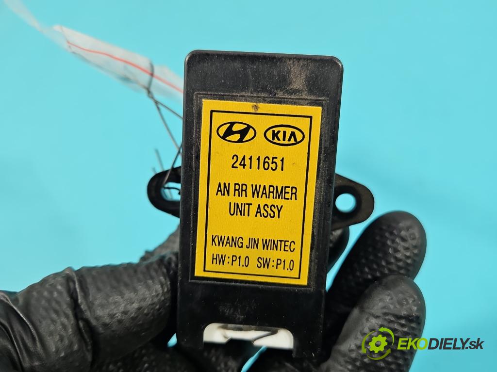 Hyundai Santa Fe III 2012–2018 2.4 GDI 190 HP automatic 140 kW 2359 cm3 5- riadiaca jednotka ostatné 2411651