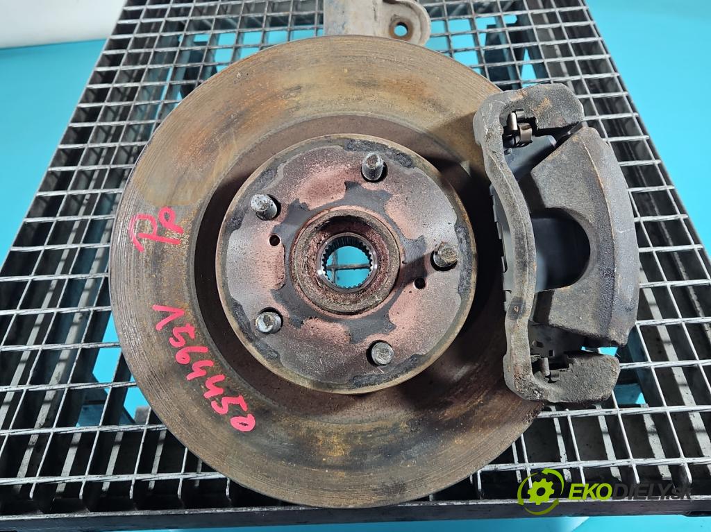 Toyota Rav4 IV 2013-2018 2.0 D4D 124 hp manual 91 kW 1998 cm3 5- náboj pravé  (Náboj kola)