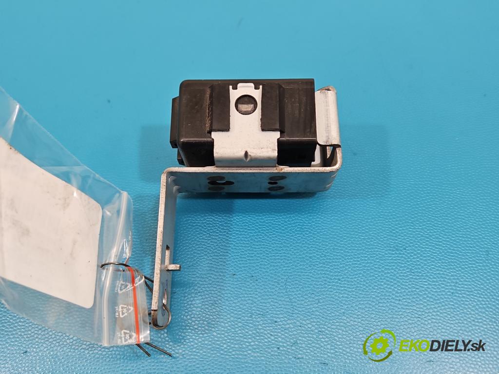 Hyundai Santa Fe III 2012–2018 2.4 GDI 190 HP automatic 140 kW 2359 cm3 5- riadiaca jednotka ostatné 95420-4Z100