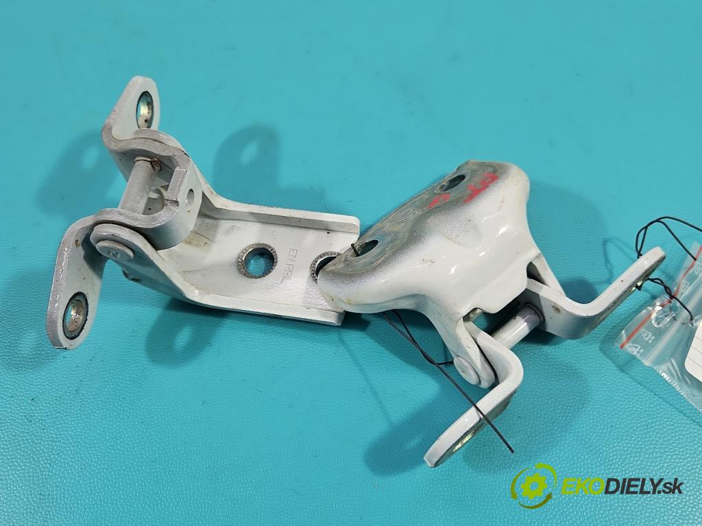 Hyundai Santa Fe III 2012–2018 2.4 GDI 190 hp automatic 140 kW 2359 cm3 5- Závěs: dveře zadní pravý