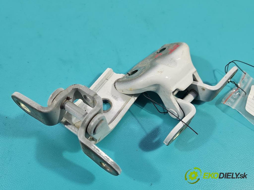 Hyundai Santa Fe III 2012–2018 2.4 GDI 190 hp automatic 140 kW 2359 cm3 5- Závěs: dveře zadní pravý