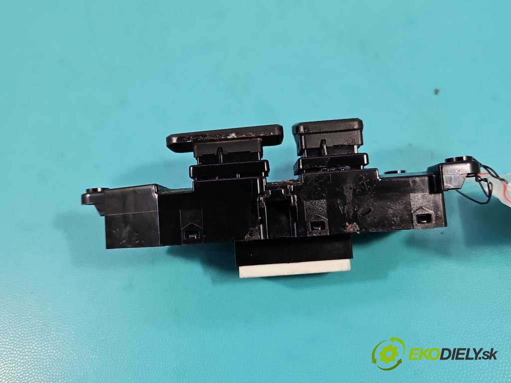 Hyundai Santa Fe III 2012–2018 2.4 GDI 190 HP automatic 140 kW 2359 cm3 5- prepínač ostatné 93310-4Z230