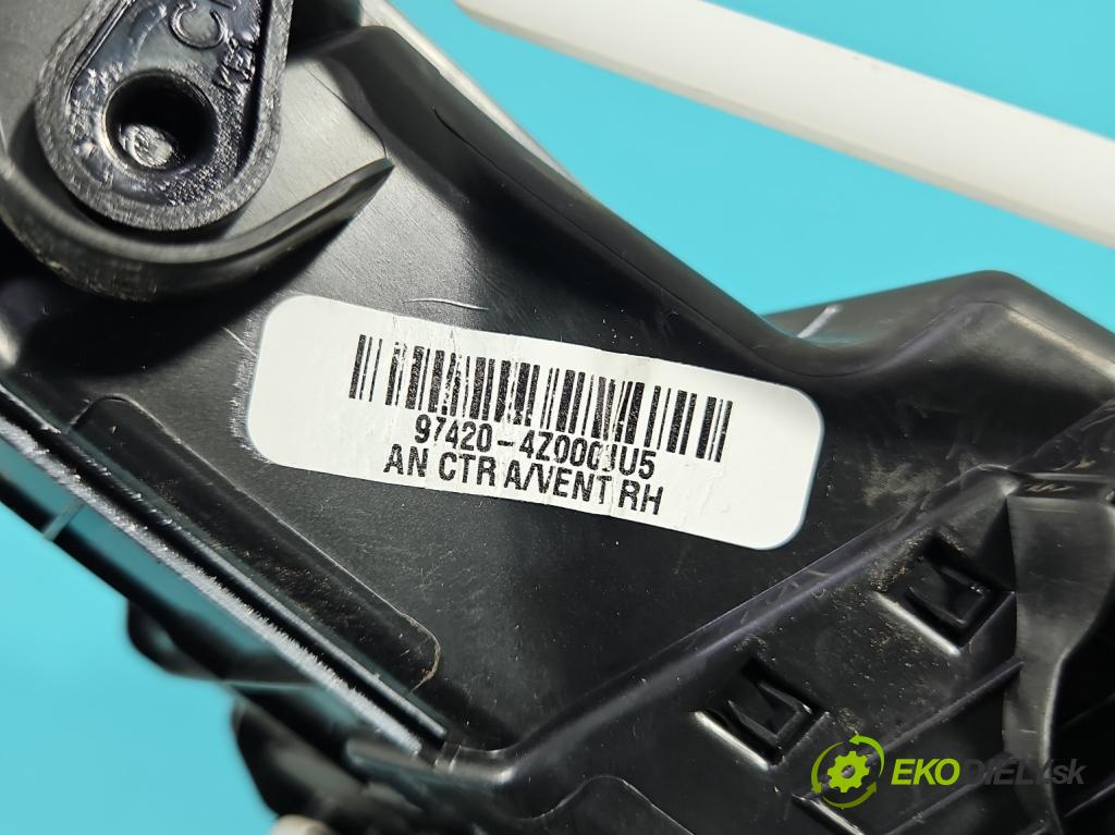 Hyundai Santa Fe III 2012–2018 2.4 GDI 190 HP automatic 140 kW 2359 cm3 5- Mřížka: kúrenia stredová 97420-4Z000 (Mriežka kúrenia (fukár))