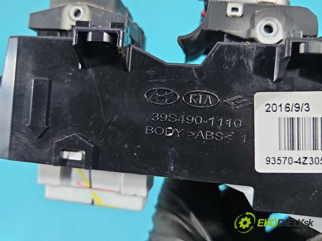 Hyundai Santa Fe III 2012–2018 2.4 GDI 190 HP automatic 140 kW 2359 cm3 5- prepínač okien spätných zrkadiel 39S490-1110