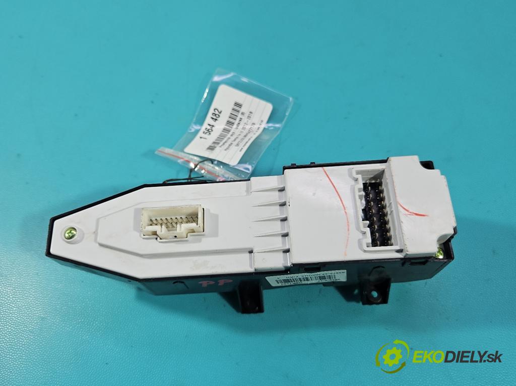 Hyundai Santa Fe III 2012–2018 2.4 GDI 190 HP automatic 140 kW 2359 cm3 5- prepínač okien spätných zrkadiel 93575-4Z300