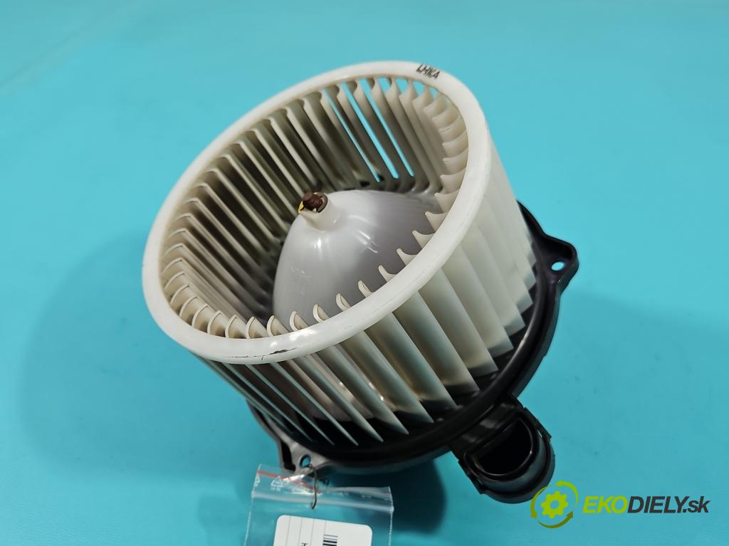 Hyundai Santa Fe III 2012–2018 2.4 GDI 190 HP automatic 140 kW 2359 cm3 5- ventilátor vzduchu