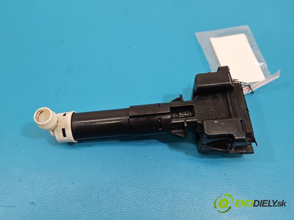 Toyota Rav4 IV 2013-2018 2.0 D4D 124hp manual 91 kW 1998 cm3 5- ostrekovač reflektor: pravý 70227