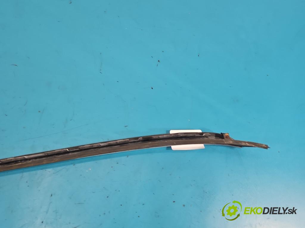 Hyundai Santa Fe III 2012–2018 2.4 GDI 190 HP automatic 140 kW 2359 cm3 5- lišta Okna: čelné: pravé 86143-2W000