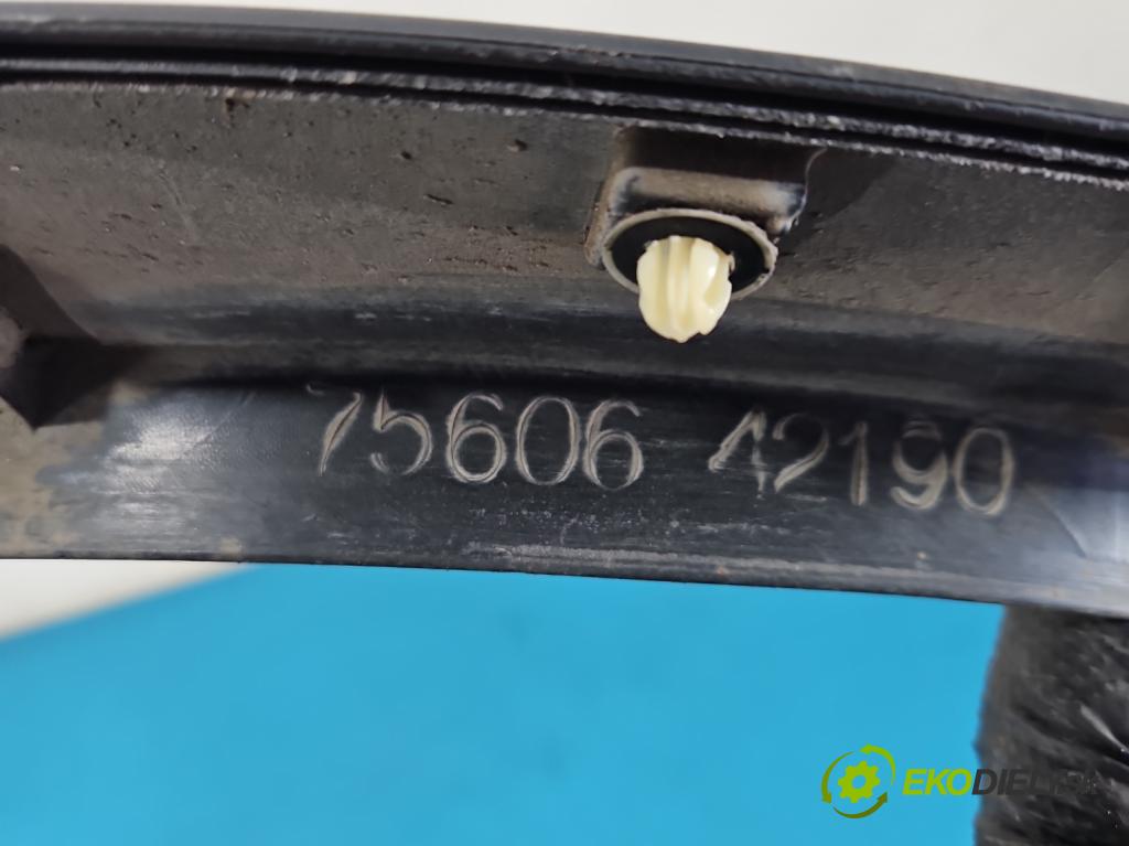 Toyota Rav4 IV 2013-2018 2.0 D4D 124hp manual 91 kW 1998 cm3 5- lišta blatník zadné pravé 75606-42190 (Lišta)