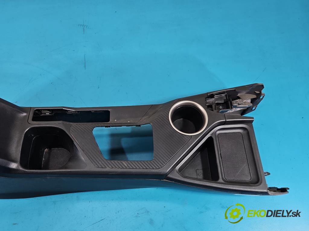 Toyota Rav4 IV 2013-2018 2.0 D4D 124 hp manual 91 kW 1998 cm3 5- loketní opěrka 58823-42010 (Loketní opěrka)