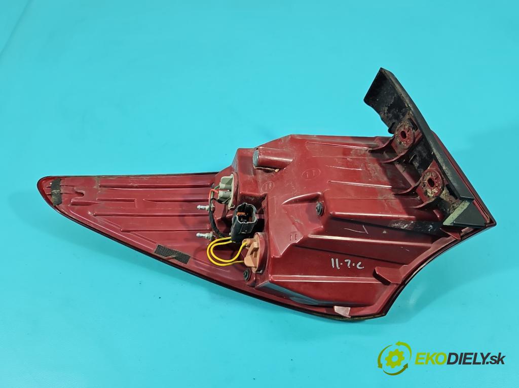 Hyundai Santa Fe III 2012–2018 2.4 GDI 190 HP automatic 140 kW 2359 cm3 5- svetlo / reflektor zadné pravé 92402-4Z500 (Kľučka dverí ostatné)