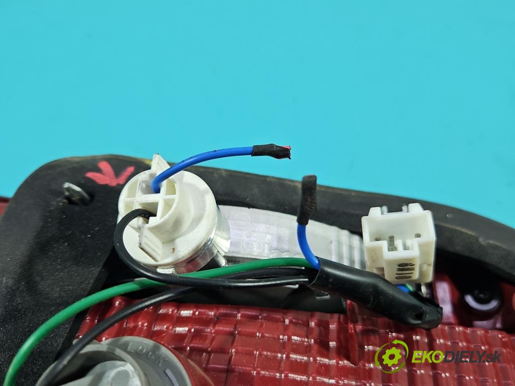 Hyundai Santa Fe III 2012–2018 2.4 GDI 190 HP automatic 140 kW 2359 cm3 5- svetlo / reflektor zadné ľavé 92405-4Z500 (Kľučka dverí ostatné)