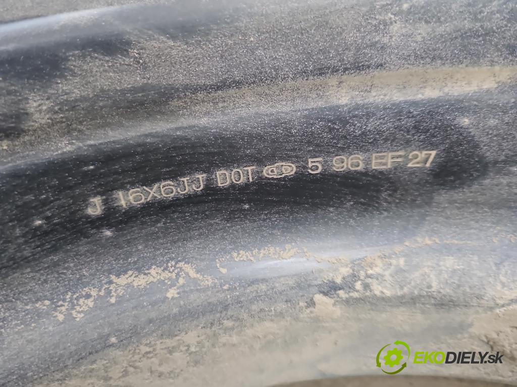 Toyota Rav4 I 1994-2000 2.0 16V 129 HP manual 95 kW 1998 cm3 3- koleso rezervne 16"