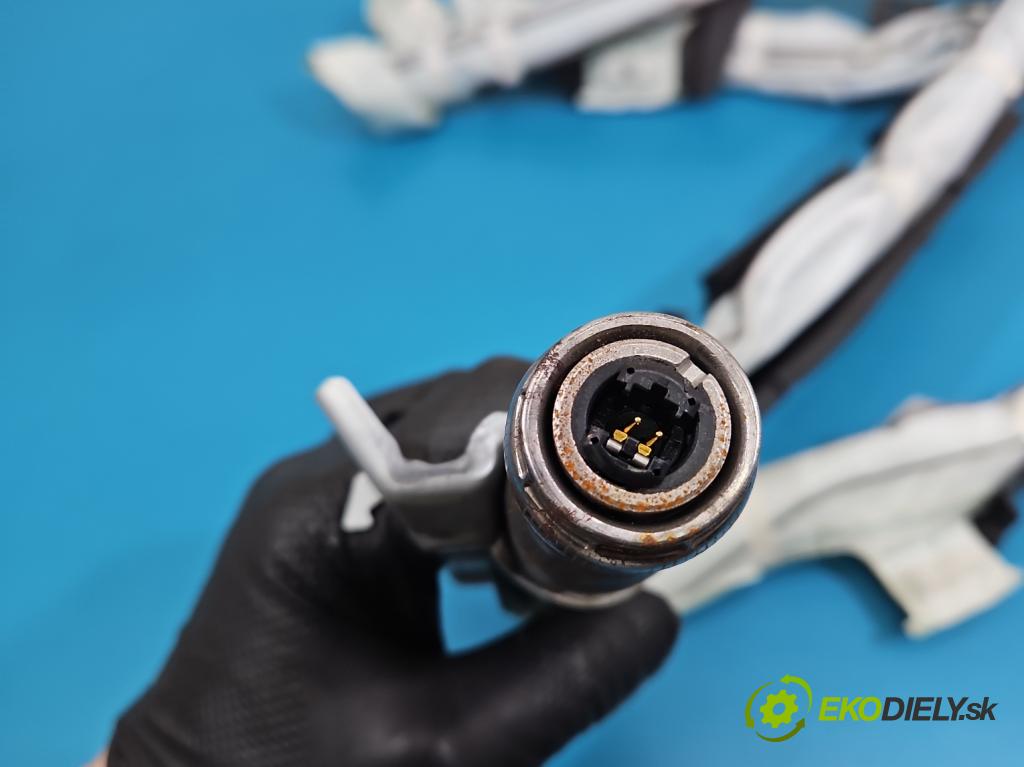 Toyota Rav4 IV 2013-2018 2.0 D4D 124hp manual 91 kW 1998 cm3 5- clona pravé 621668900E